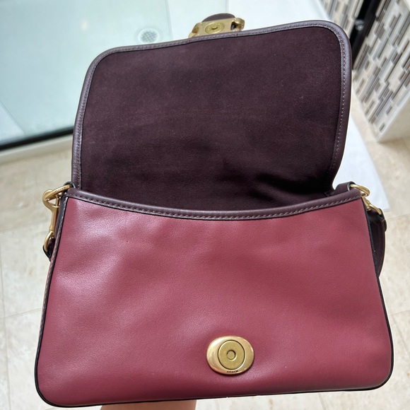 SOLD Coach burgundy flap shoulder bag - Picture 10 of 11